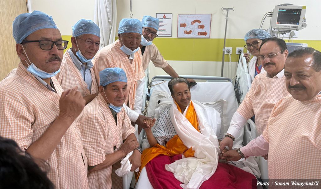भारतका सामाजिक अभियन्ता सोनम वाङचुकले २६ दिनपछि तोडे अनसन