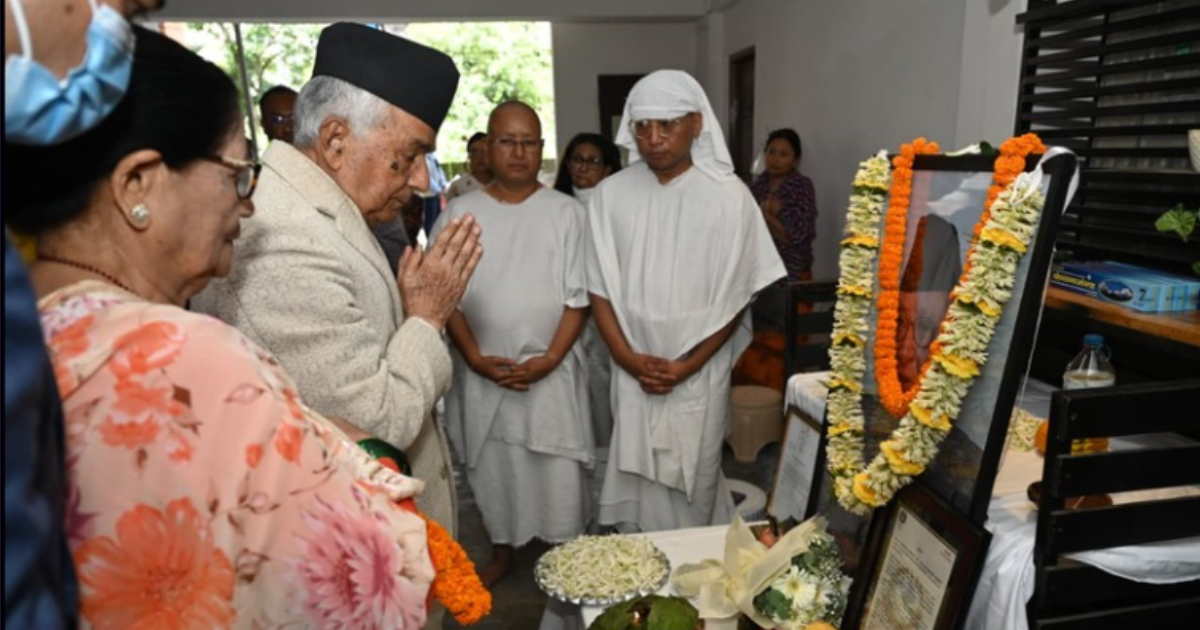 गोपालमान श्रेष्ठको निवास पुगेर राष्ट्रपति पौडेलले दिए श्रद्धाञ्जली