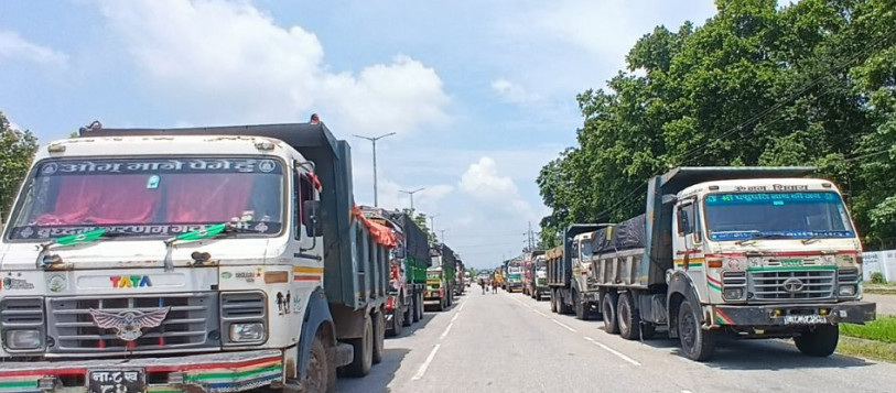 गरिमा हत्या प्रकरण : चौथो दिन पनि वीरगञ्ज–पथलैया सडक ठप्प