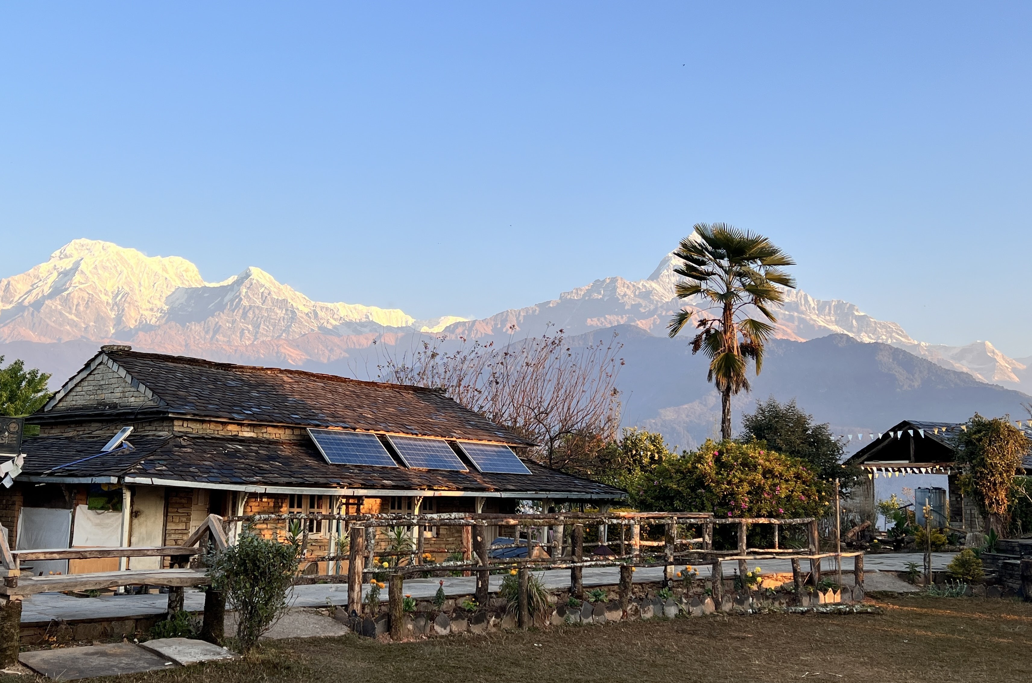 अन्नपूर्ण ईको भिलेज रिसोर्ट पुगे प्रधानमन्त्री बालेन