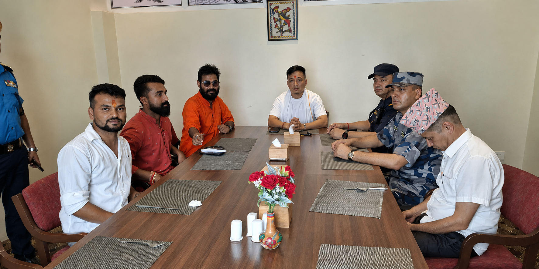 हिन्दू सम्राट सेनासँग फेरि वार्तामा बसे गृहमन्त्री गुरुङ