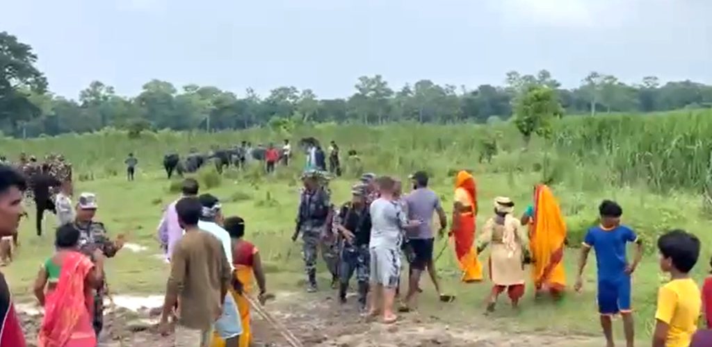 सुस्ताभित्र पसेर भारतीय एसएसबीले अस्थायी बाँध भत्कायो स्थानीयसँग विवाद