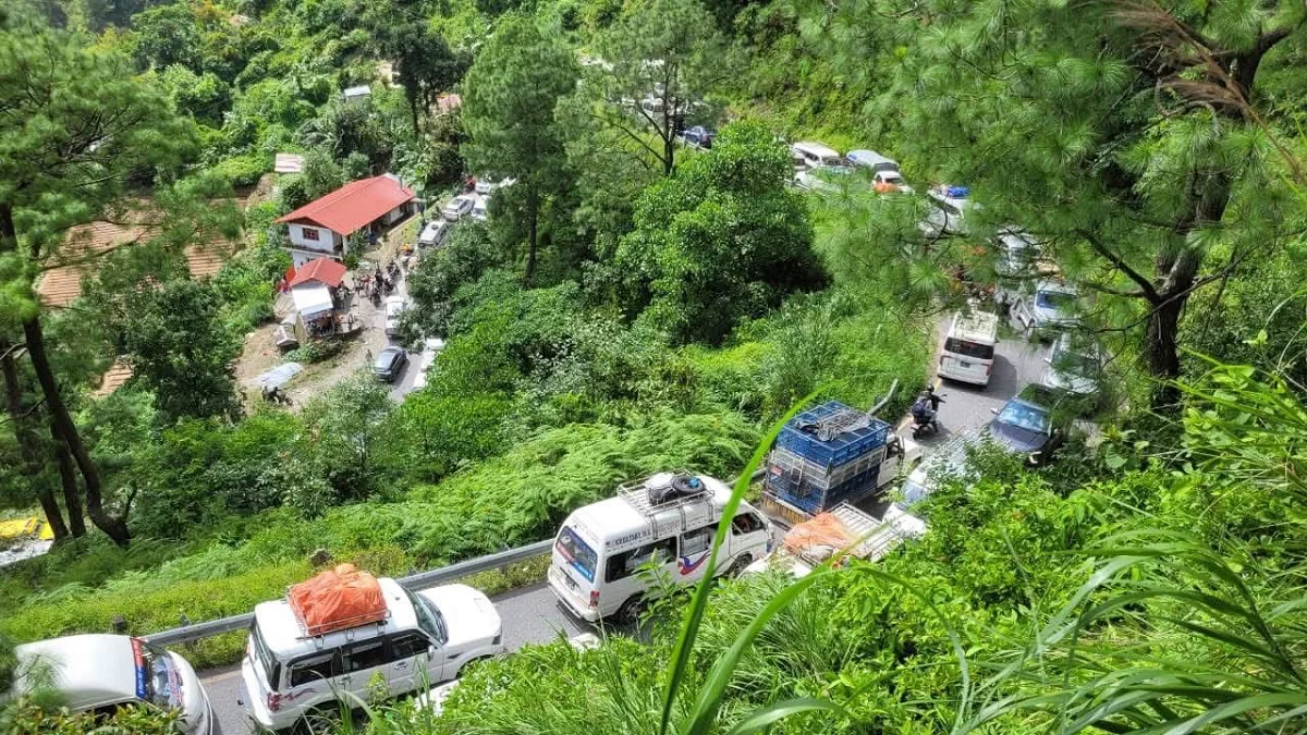 कान्ति राजमार्गमा सवारीको चाप