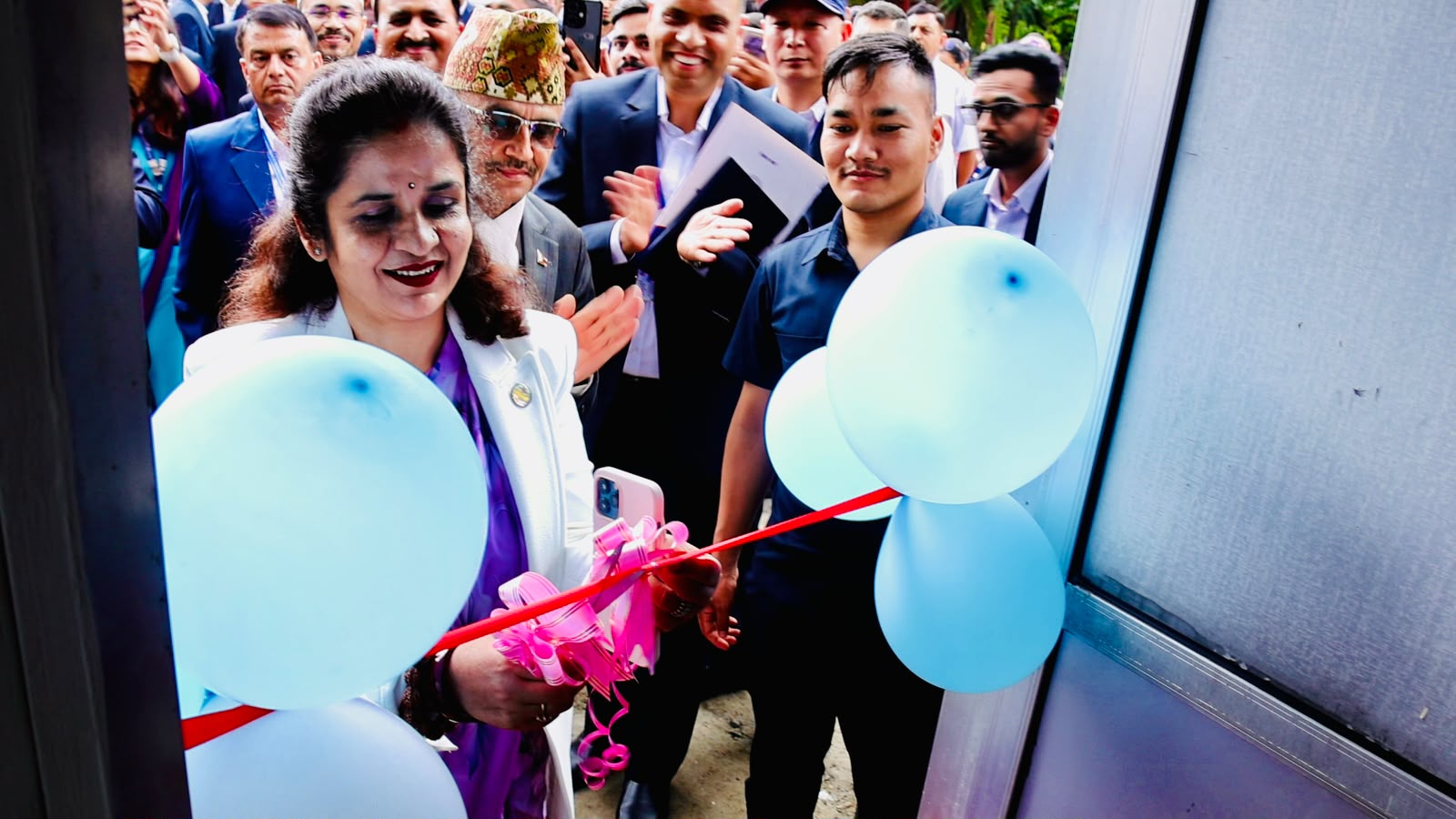 मन्त्री यादवद्वारा सिंहदरबारमा सुलभ मूल्यको खाद्य बिक्री कक्ष उद्घाटन