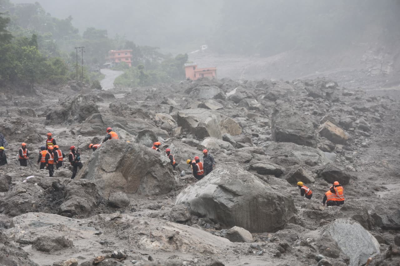 जलविद्युत् आयोजनाबाट अझै ८९८ जना सम्पर्कविहीन, ३६१ जनाको उद्धार