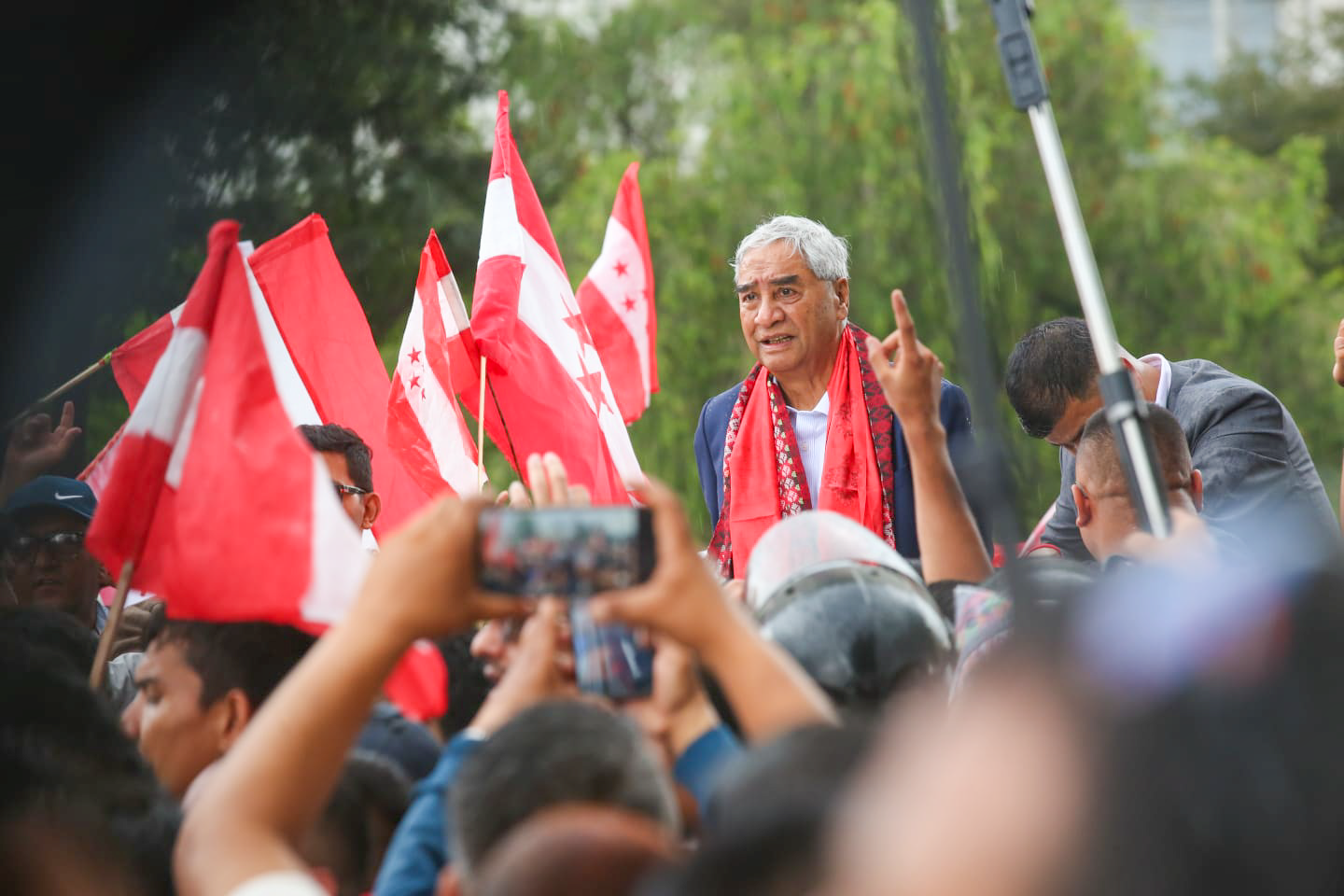 साढे ५ महिनापछि नेपाल फर्किएका देउवाको चारबुँदे अपिल: नेता बनेर होइन, नागरिक बनेर फर्किएको छु