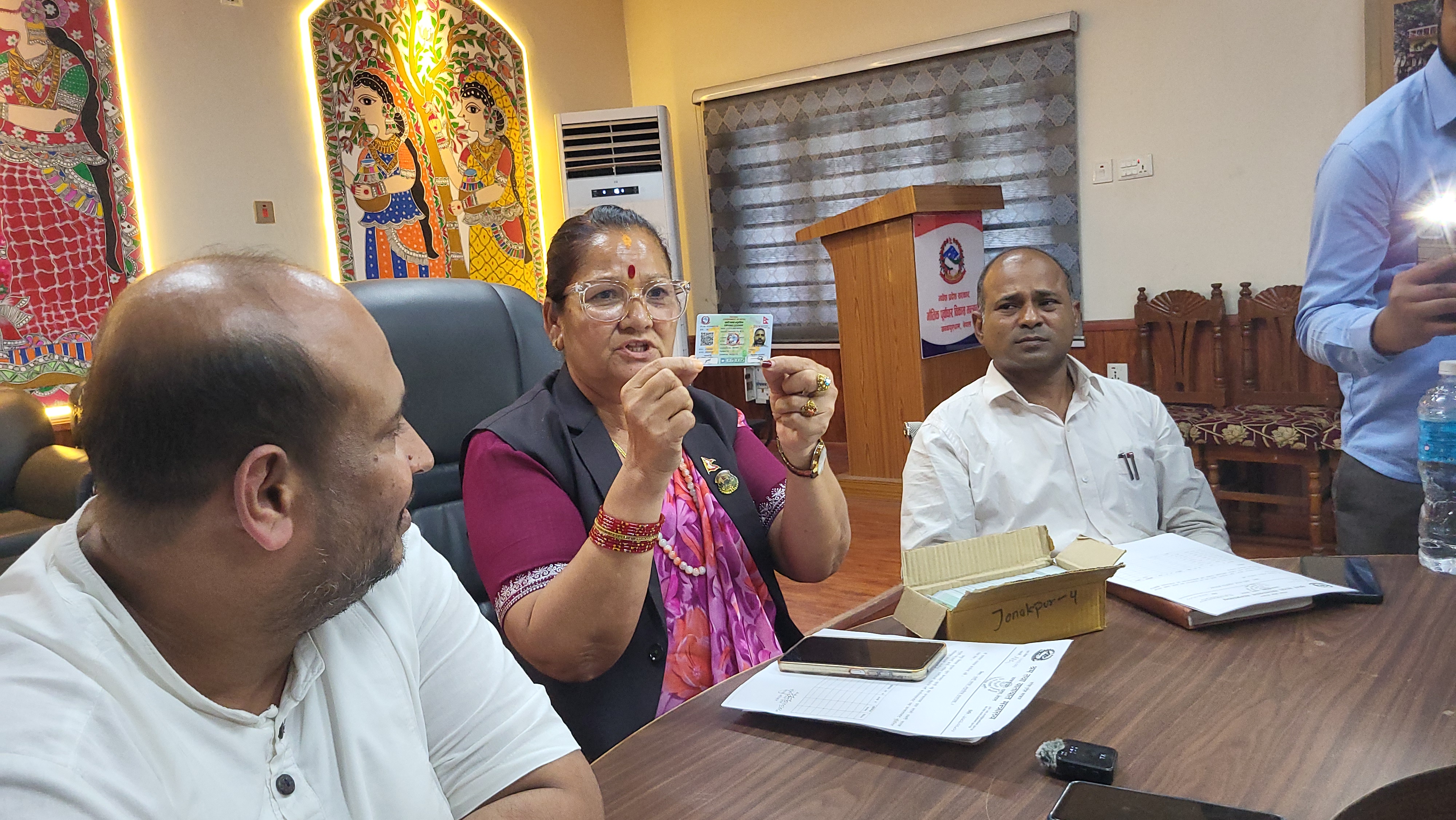 मधेशमा पहिलोपटक प्रदेश सरकारबाटै सवारी चालक अनुमतिपत्र छपाइ, वितरण सुरु