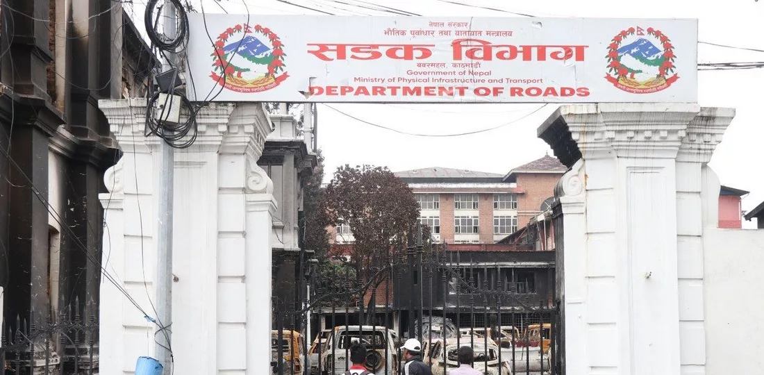बाढीले क्षतिग्रस्त राजमार्गका पुलहरू दसैँअगावै पुनर्निर्माण गरिने : सडक विभाग