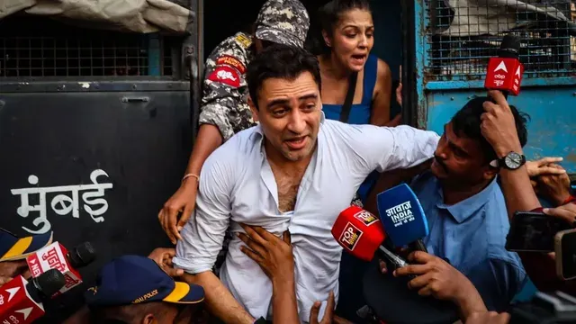 अभिनेता इमरान खानलाई अक्टोबर २८ सम्म भारत छोड्न निर्देशन